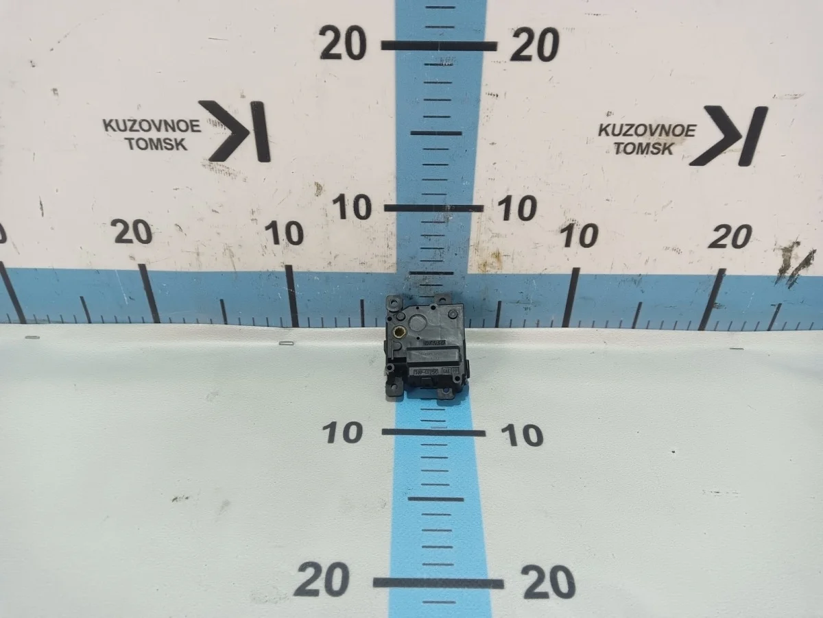 Моторчик заслонки отопителя Toyota Land Cruiser Prado 2021 J150