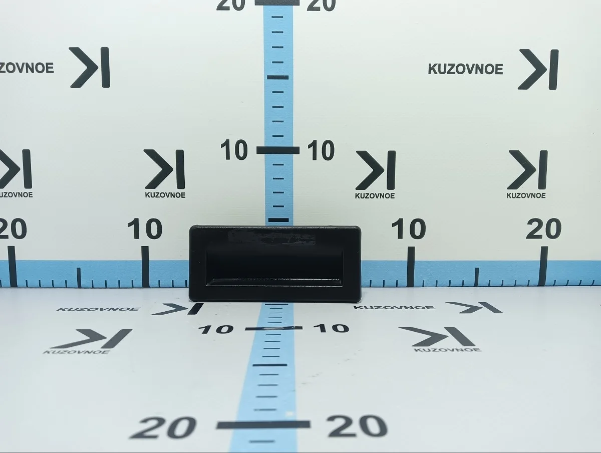 Кнопка открывания багажника Volkswagen Tiguan 2018 Mk