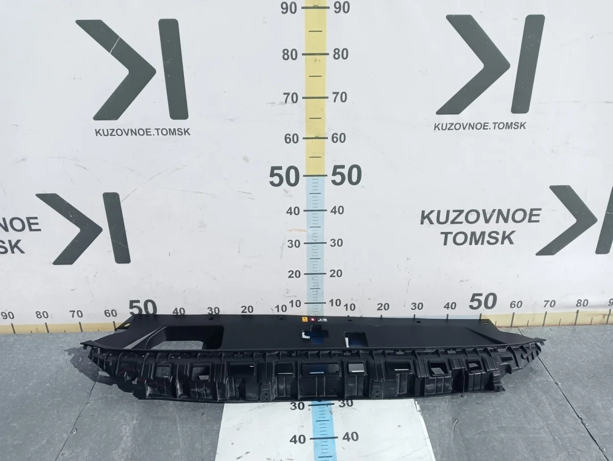 Накладка замка капота Hyundai Santa Fe 2018- TM