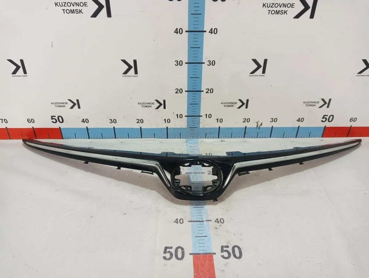 Решетка радиатора Toyota Corolla 2019- E210