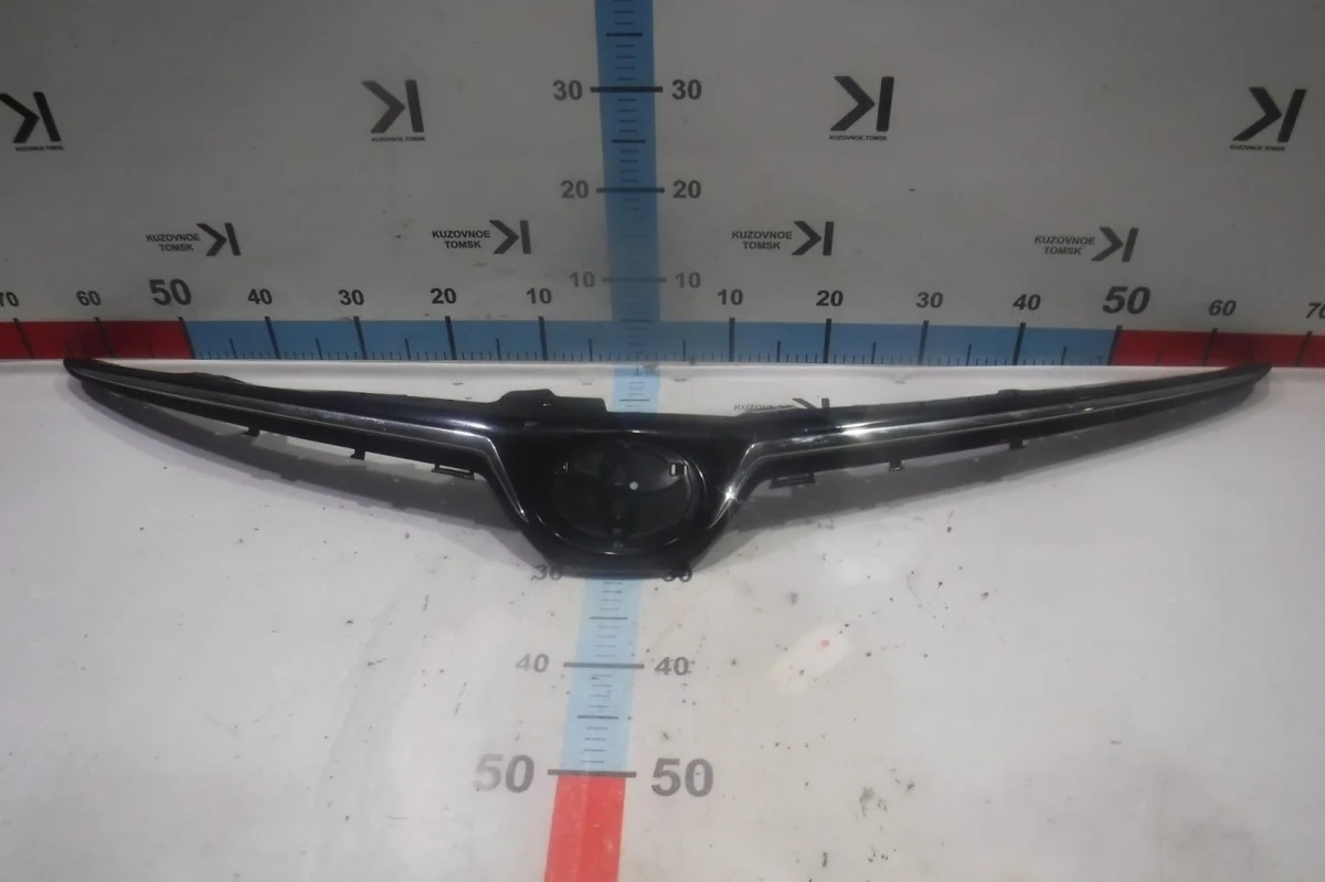 Решетка радиатора Toyota Corolla 2019- E210