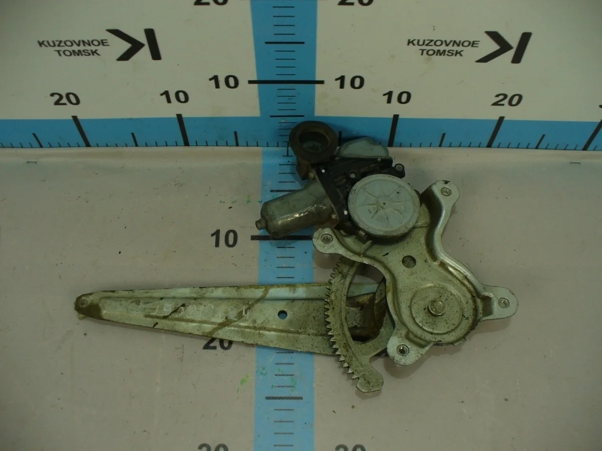 Стеклоподъемник Toyota Land Cruiser J200