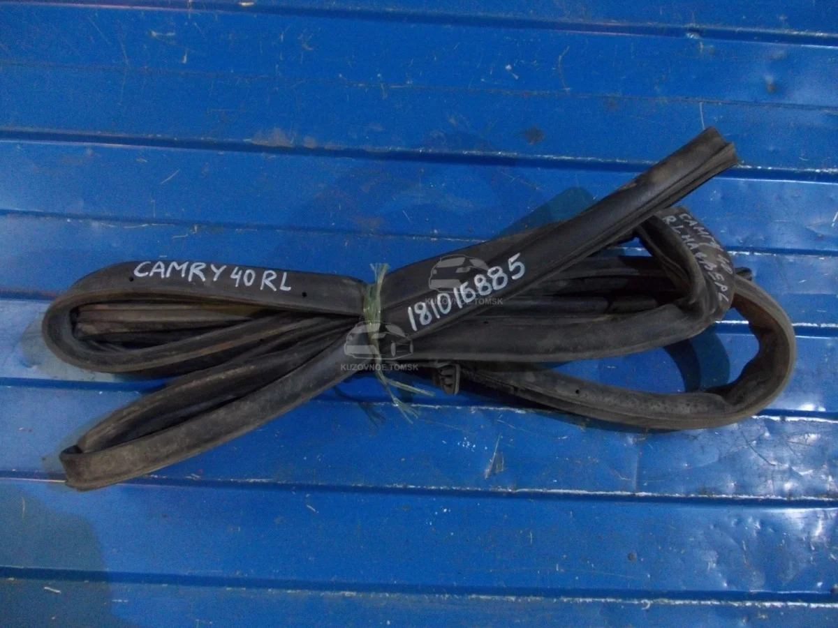 Уплотнитель двери Toyota Camry 2006 XV40
