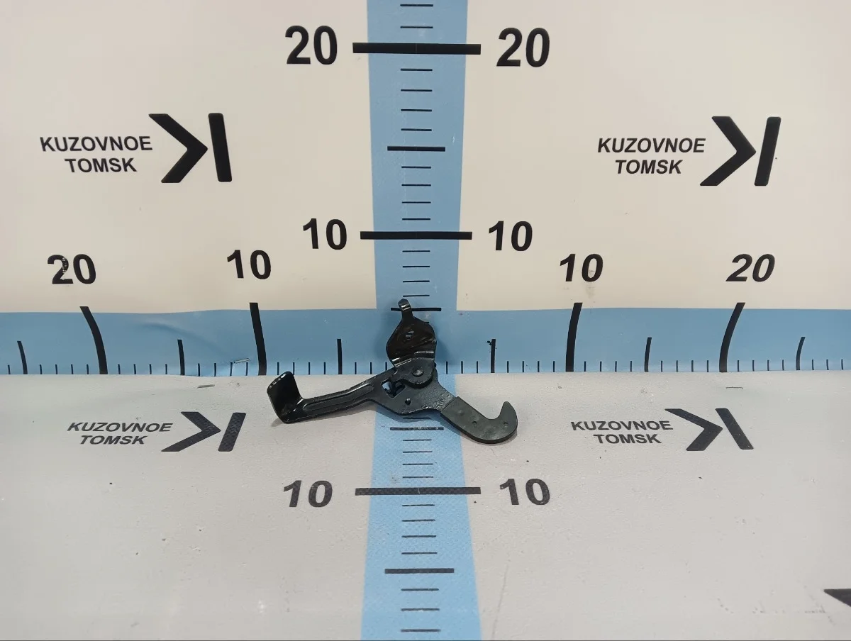 Крюк замка капота Kia Sorento 2014 XM