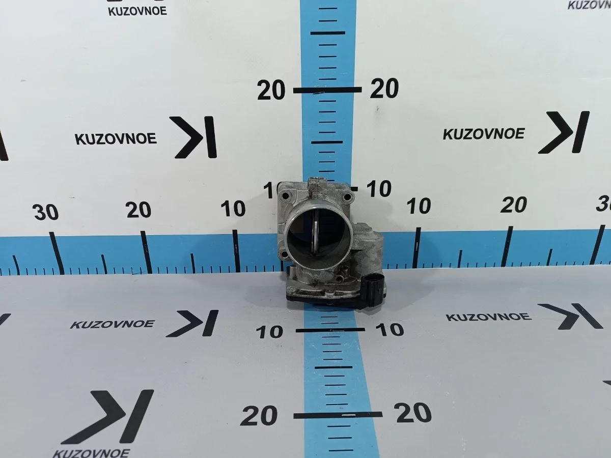 Дроссельная заслонка Hyundai Santa Fe 2012 DM