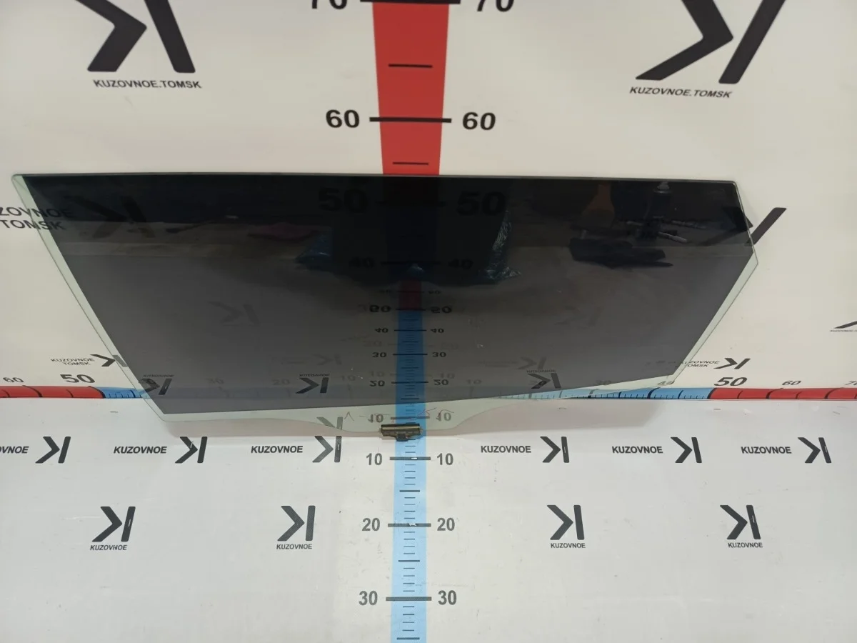 Стекло двери Hyundai Santa Fe 2016 DM