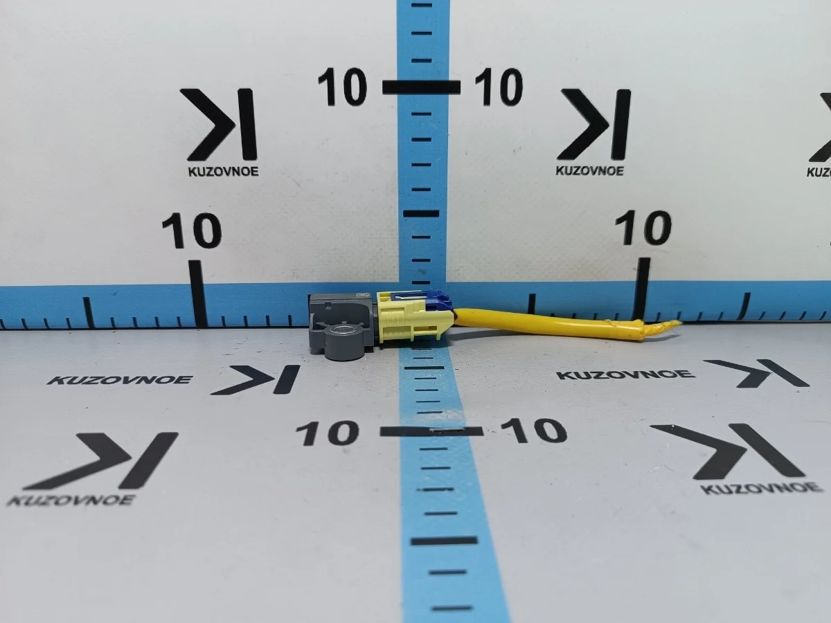 Датчик air bag Kia Sorento 2015 UM