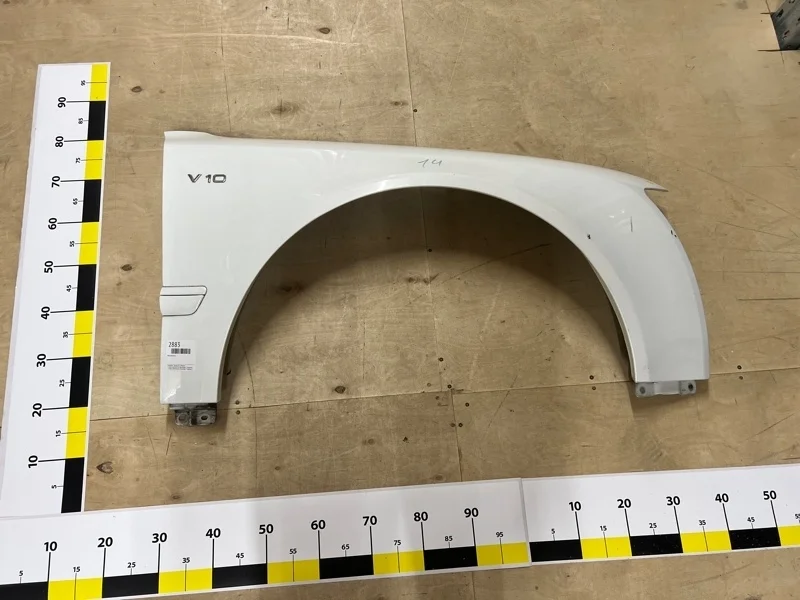 Крыло Audi A8 2009 4H0821106B D3 BVJ 4.2, переднее правое