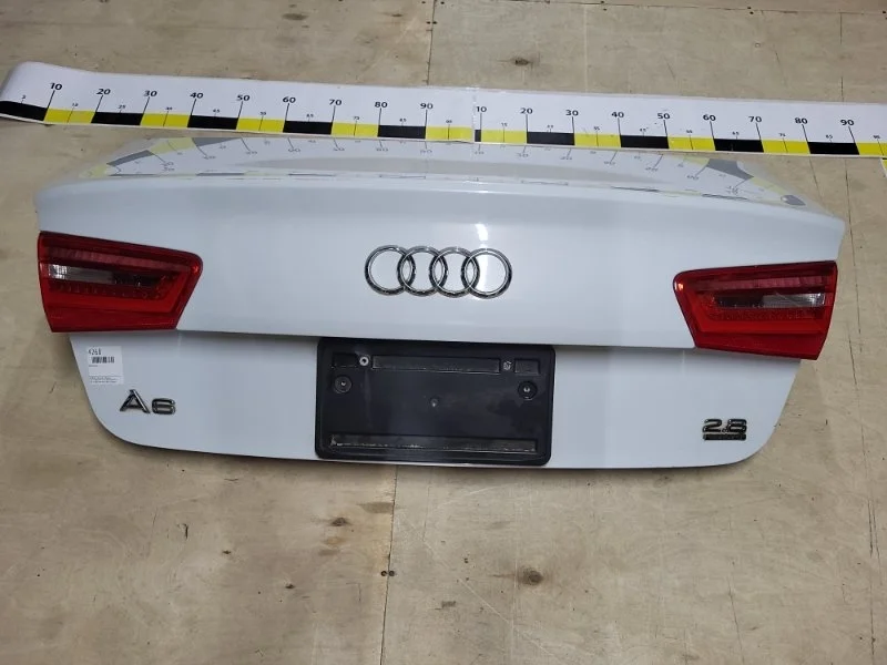 Крышка багажника Audi A6 2011 4G5827023C C7 CHV 2.8