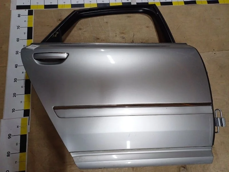 Дверь Audi A8 2009 4E0833052C D3 BVJ 4.2, задняя правая