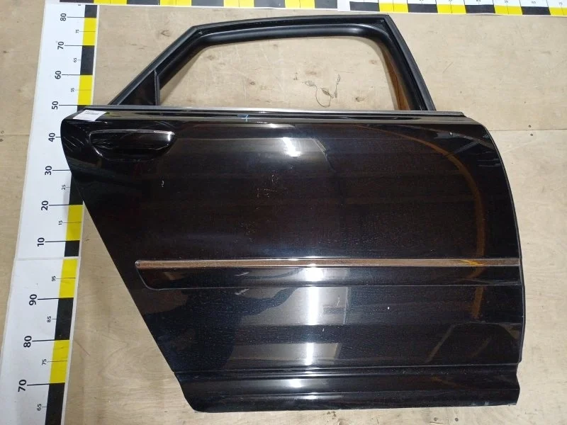 Дверь Audi A8 2009 4E0833052C D3 BVJ 4.2, задняя правая