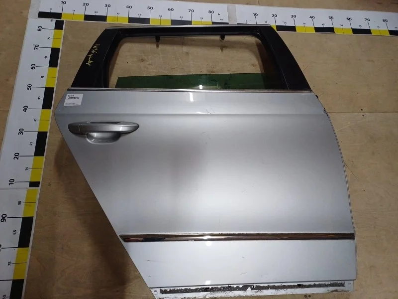 Дверь Volkswagen Passat Variant 2010 3C9833056F B6 VARIANT CDA 1.8T, задняя правая