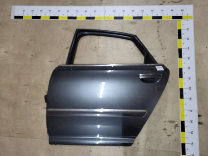 Дверь Audi A8 2009 4E0833051C D3 BVJ 4.2, задняя левая