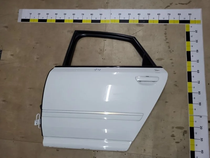 Дверь Audi A8 2009 4E0833051C D3 BVJ 4.2, задняя левая