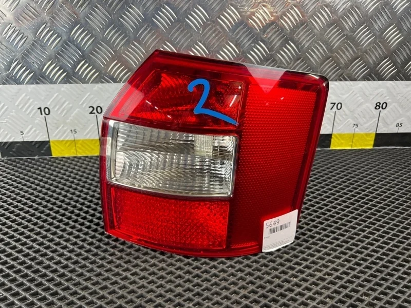 Фонарь задний Audi A4 2003 8E9945096A B6 AMB 1.8T, правый