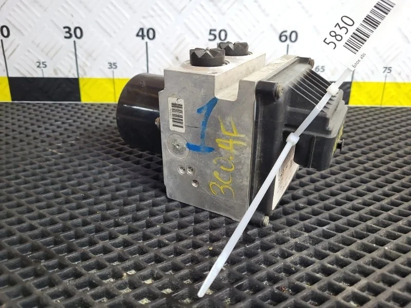 Блок ABS Volkswagen Passat 2007 3C0614109AF B6 BWA 2.0T