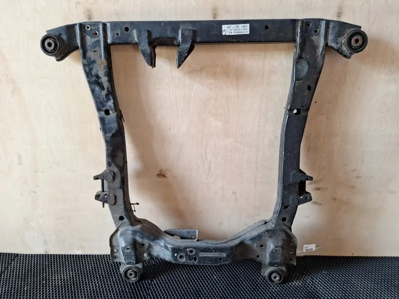 Балка передняя Opel Astra J 2011 13470622 P10 A16XER, передняя