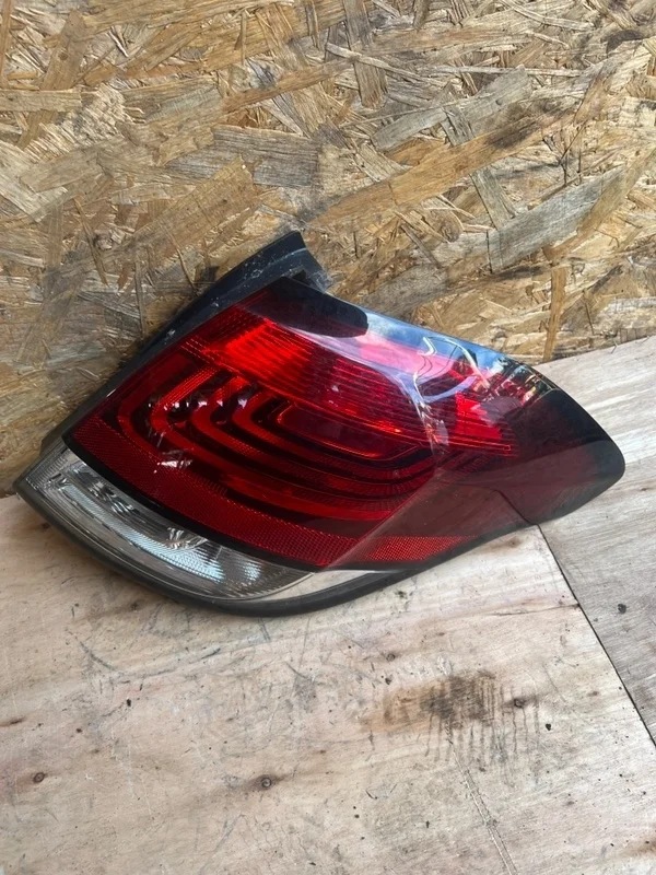 Фонарь правый Citroen C4 2017