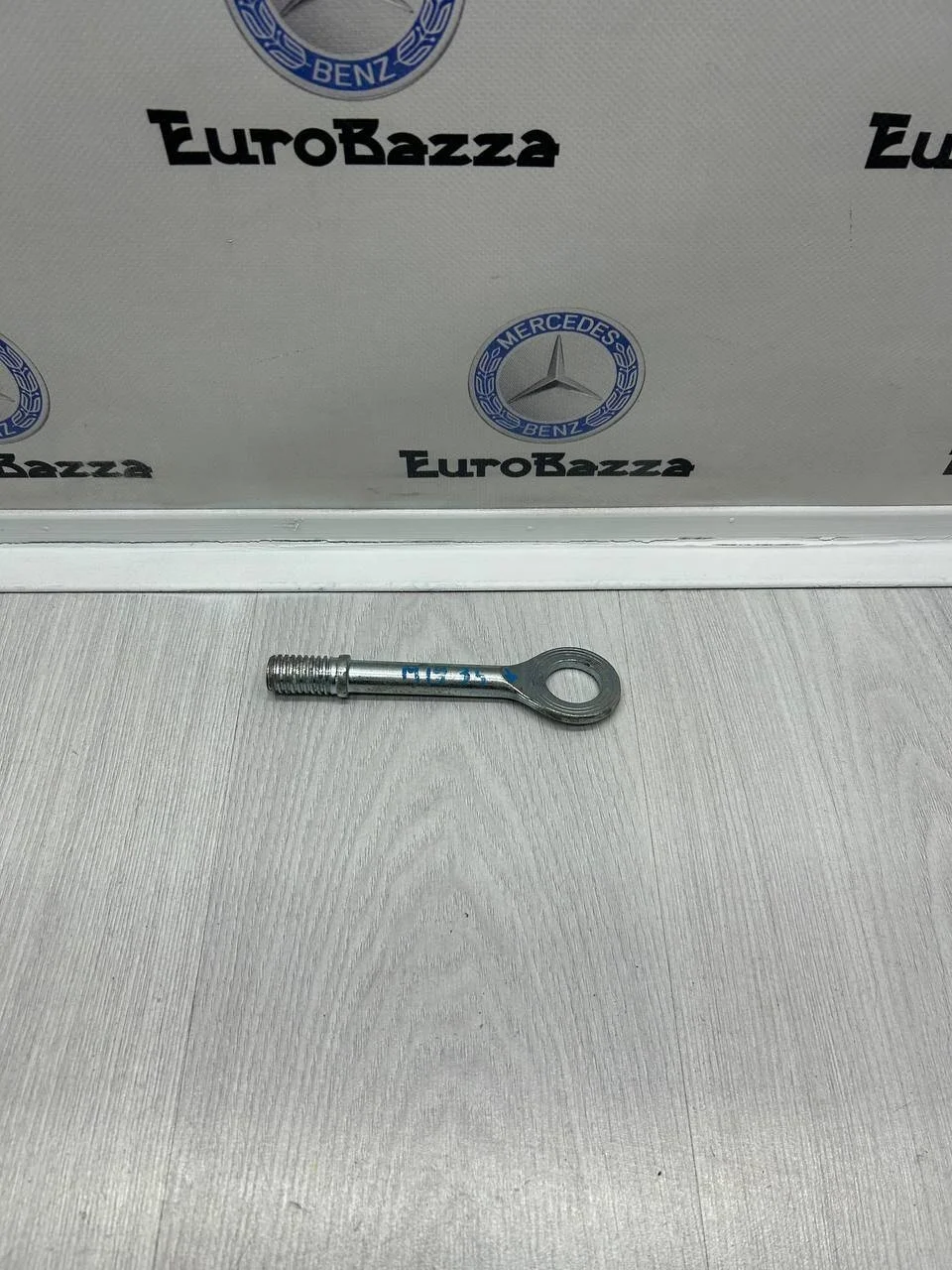 Буксировочный крюк Mercedes W164
