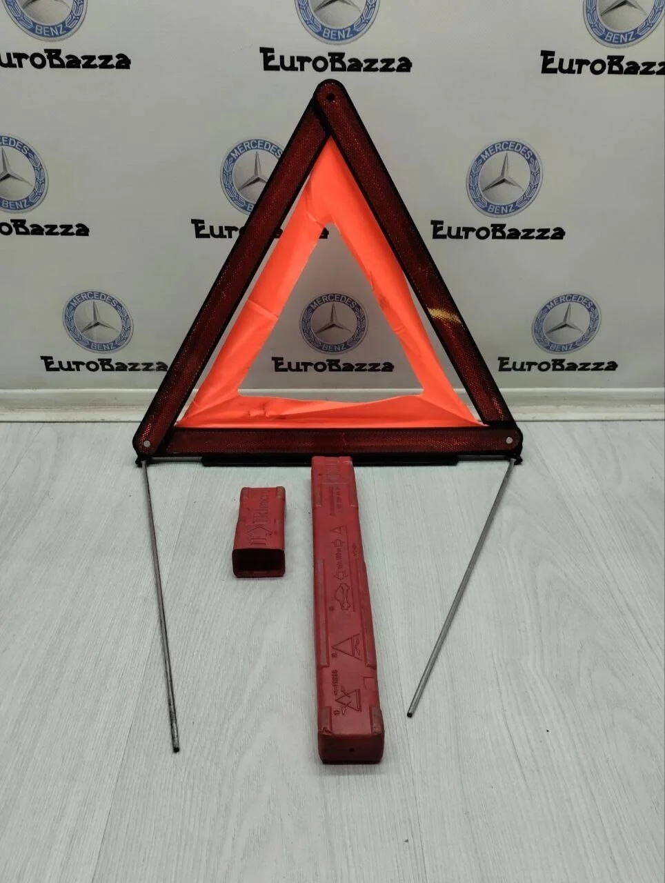 Знак аварийной остановки Mercedes W219