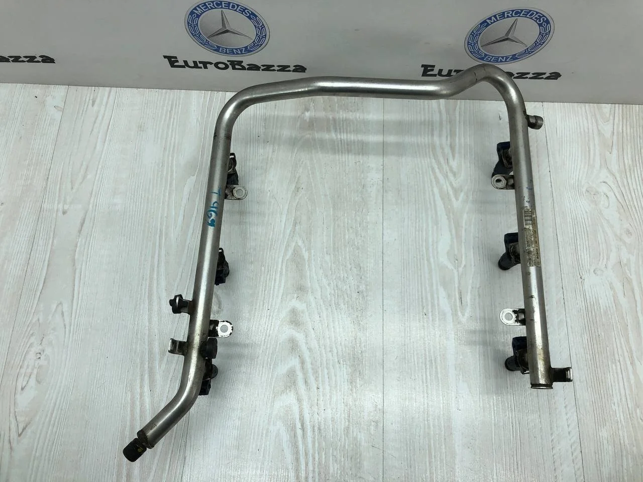 Топливная рампа с форсунками Mercedes М112