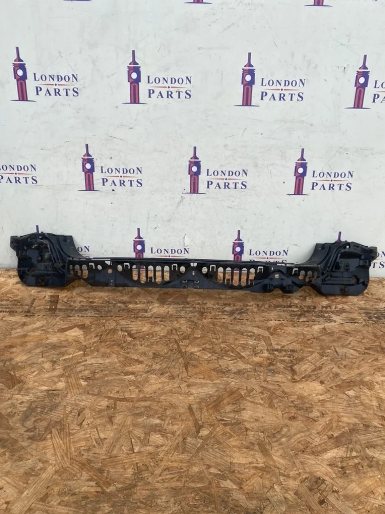 Кронштейн бампера BMW F02