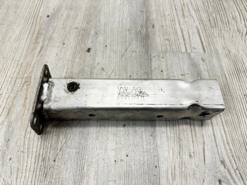 Лонжерон Audi Q7 2015- 4M