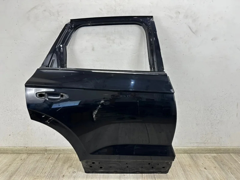 Дверь VW Touareg 3 2019- CR7