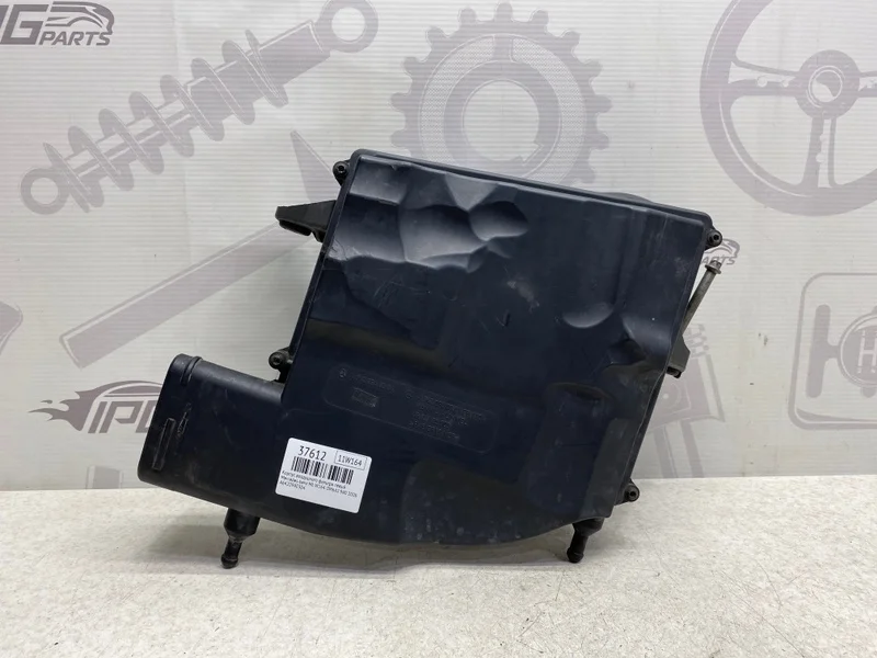 Корпус воздушного фильтра левый Mercedes-benz ML 2006 W164