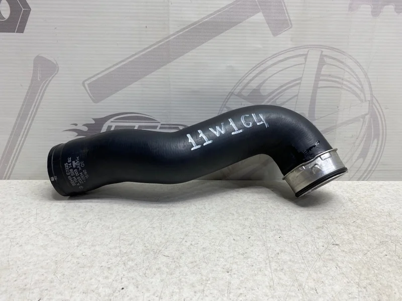 Патрубок интеркулера правый Mercedes-benz 2006 W164