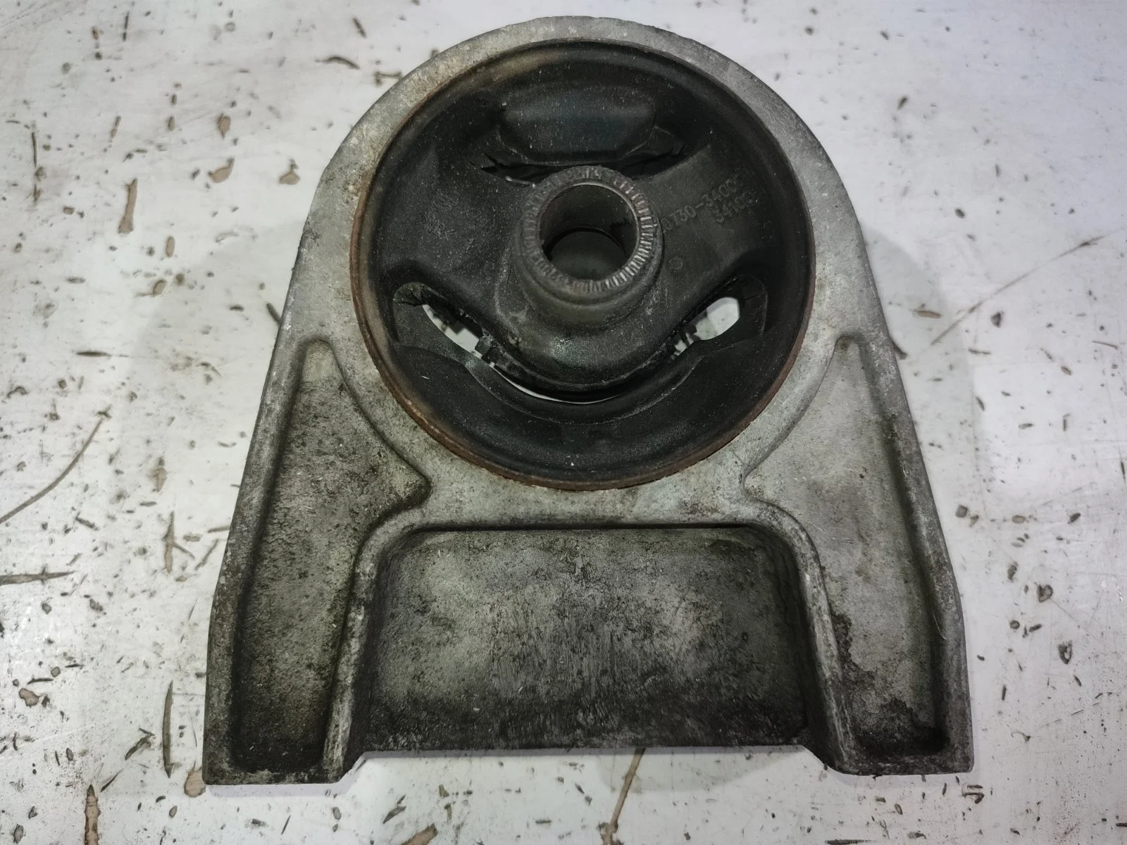 Подушка (опора) двигателя SsangYong Actyon 2012 C200