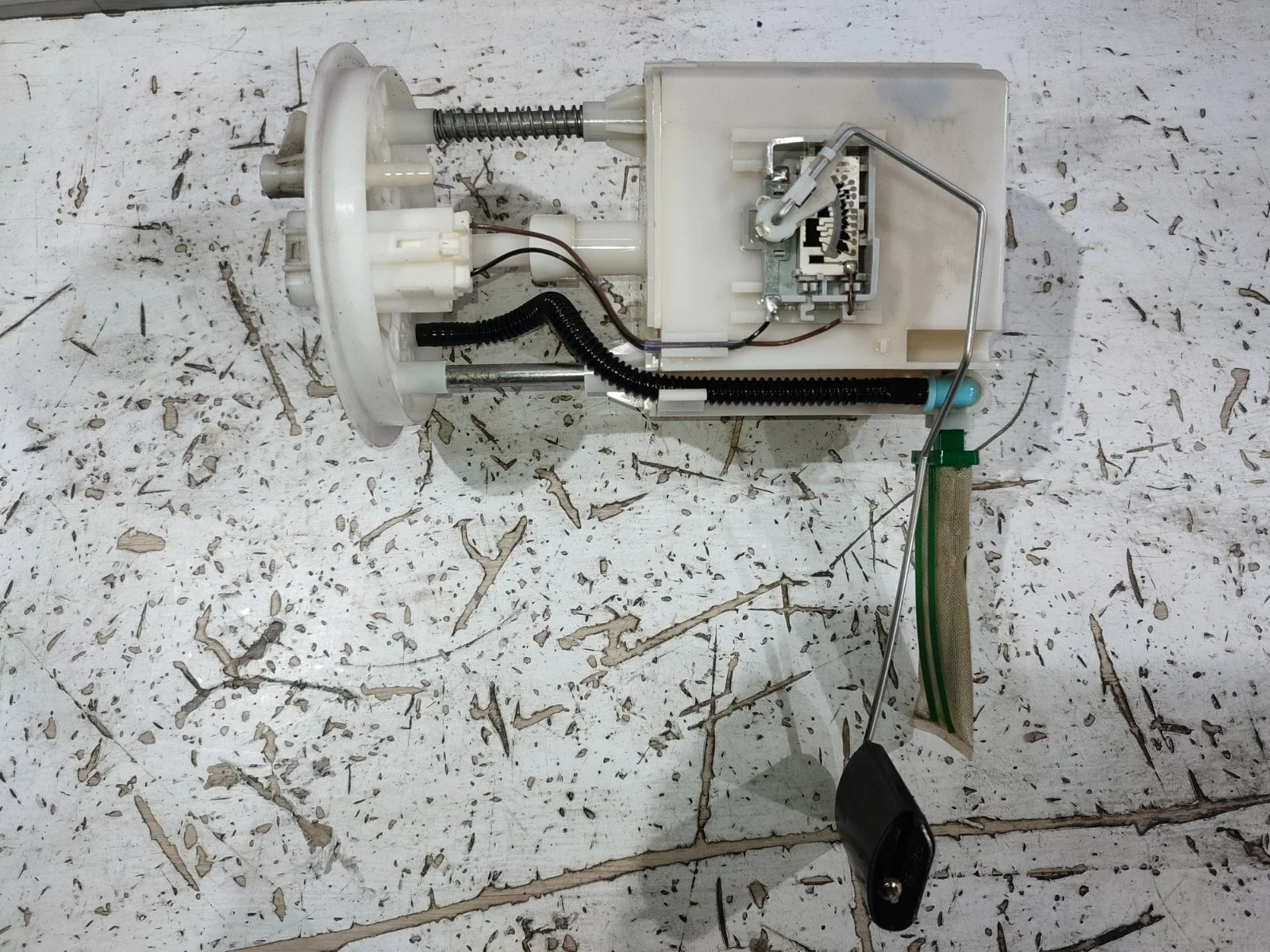 Датчик уровня топлива (топливозаборник) SsangYong Rexton 2012 Y250