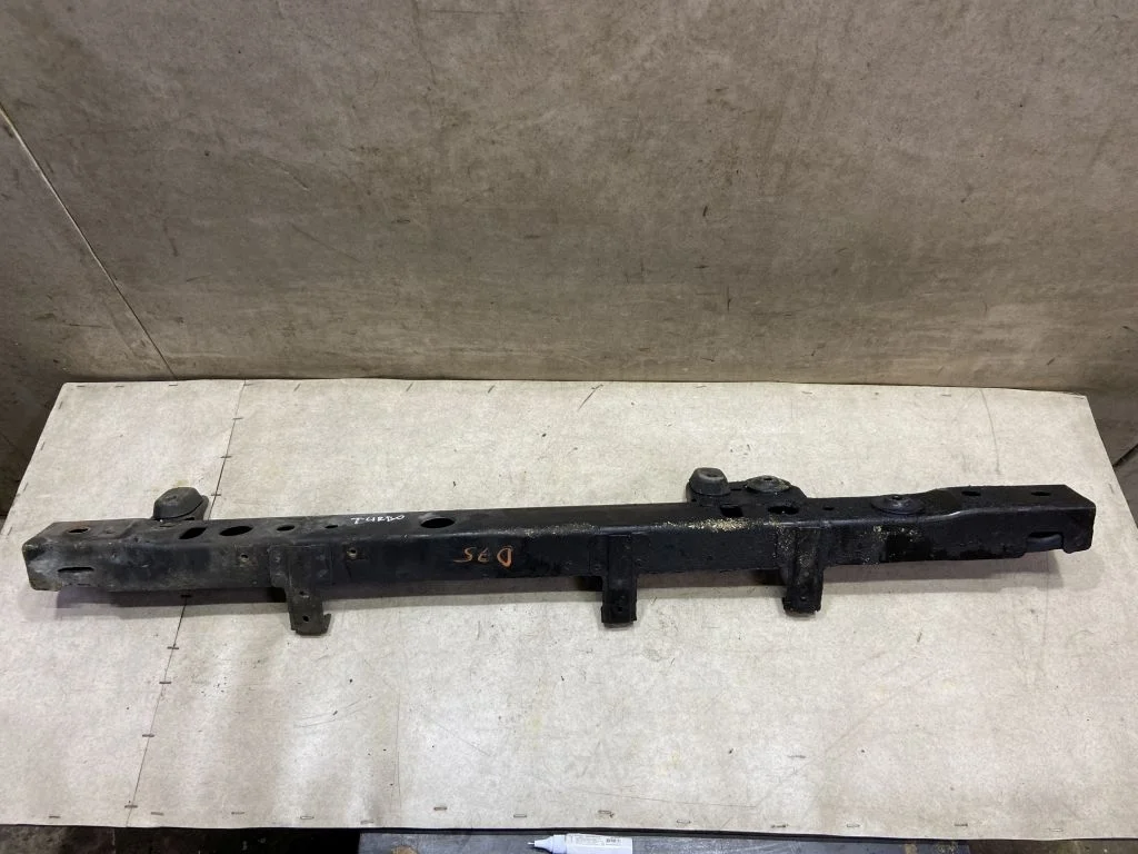 Нижняя опора радиаторов Nissan Juke F15 Жук Ф15