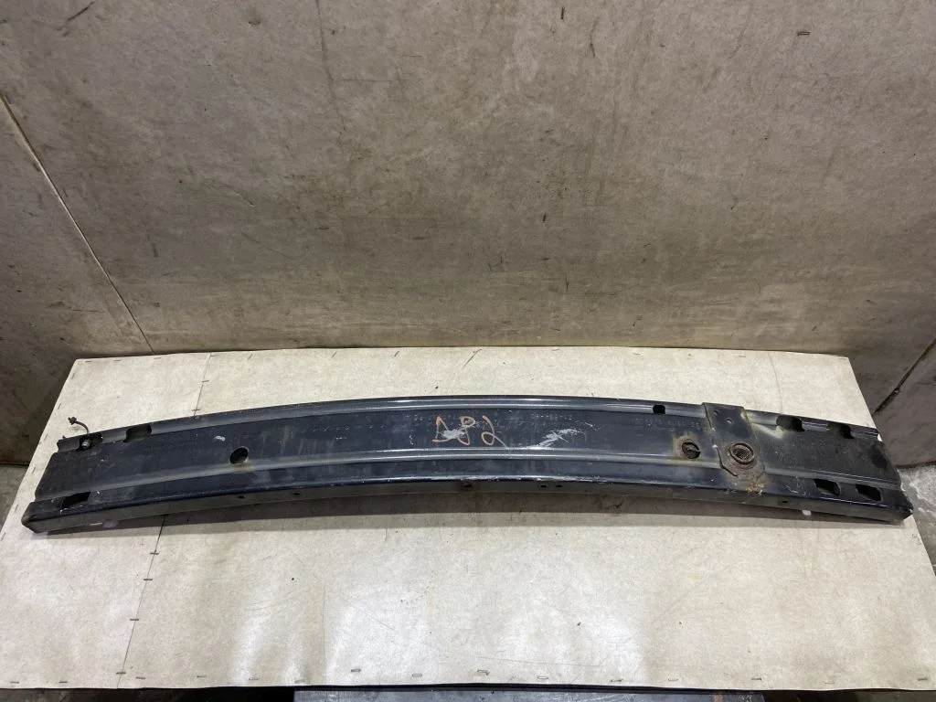 Усилитель бампера Nissan Qashqai J11 Кашкай