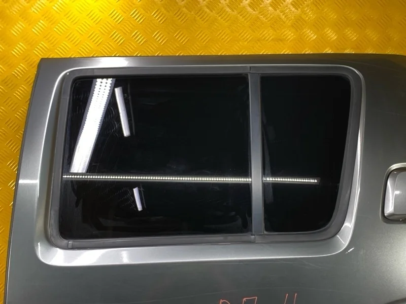 Стекло двери задней левой Nissan Pathfinder (R51M) 2004-2013 2007 82301EB33A 2.5 D YD25DDTI