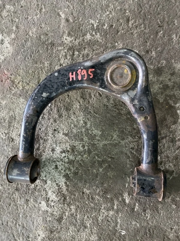 Рычаг передний правый Toyota Hilux (2015-2021) 2017 486100K040 2.4 D 2GDFTV