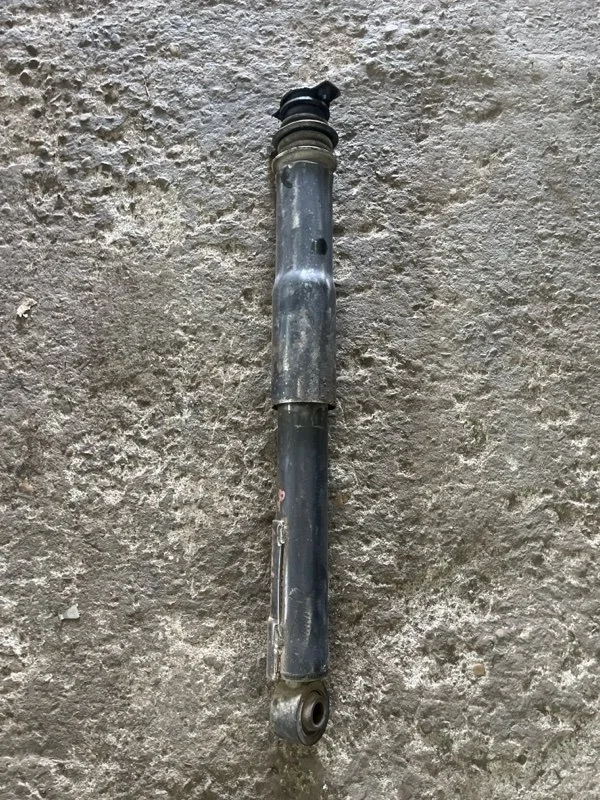 Амортизатор задний Lexus Lx 570 (2007-2022) 2010 4853060180 5.7 I 3URFE