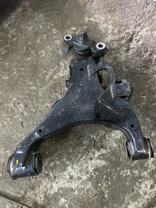 Рычаг передний нижний правый Lexus Lx 570 (2007-2022) 2010 4806860030 5.7 I 3URFE