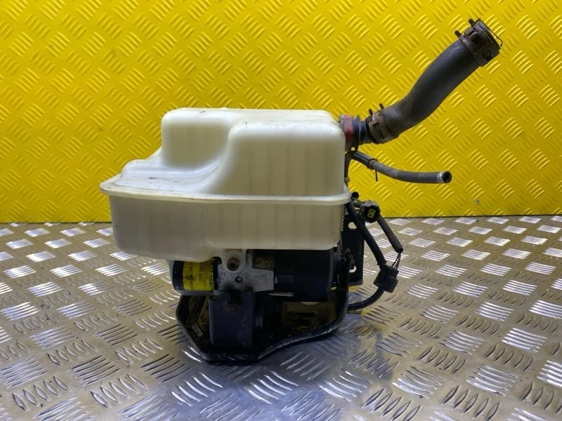 Насос гидроподвески Lexus Lx 570 (2007-2022) 2010 4891060030 5.7 I 3URFE