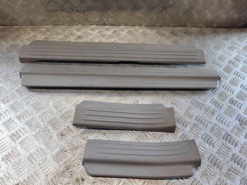 Накладка на порог внутренняя (комплект) Mitsubishi L200 (2006-2015) 2012 MN123957HA 2.5 D 4D56