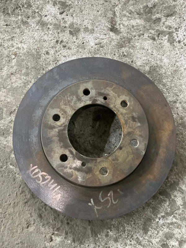 Диск тормозной передний Mitsubishi L200 (2006-2015) 2007 MN102276 2.5 D 4D56