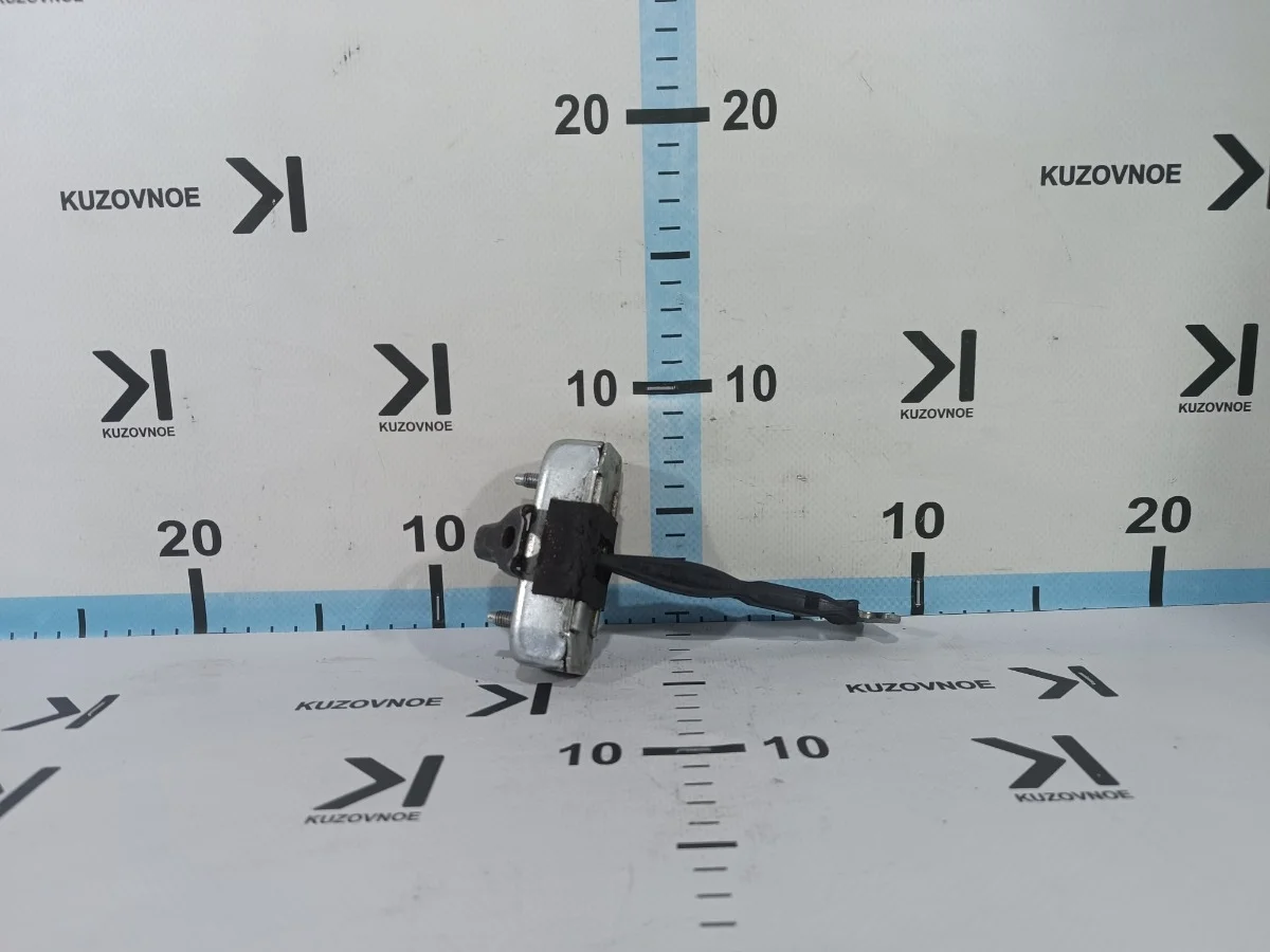 Ограничитель двери Toyota Camry 2013 XV50