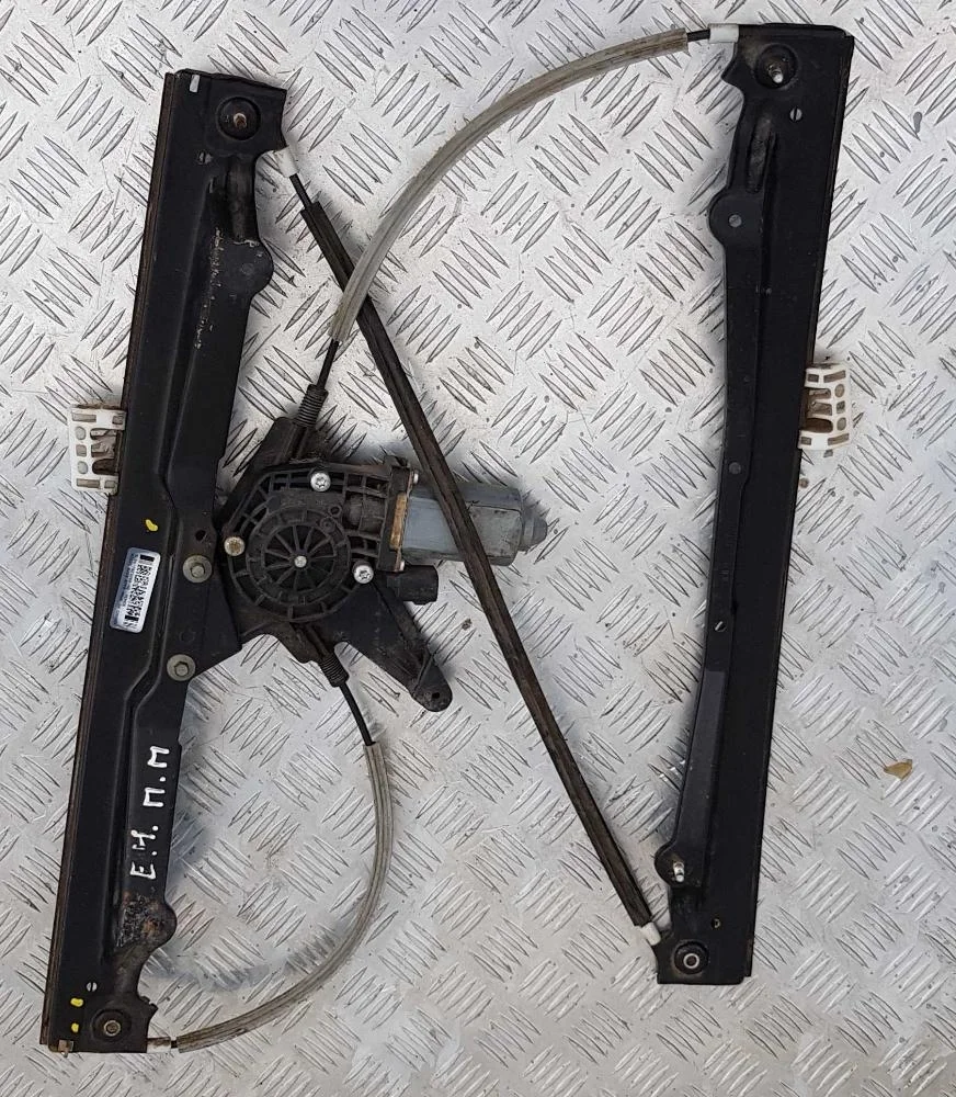 Стеклоподъемник передний правый Ford Explor 104701