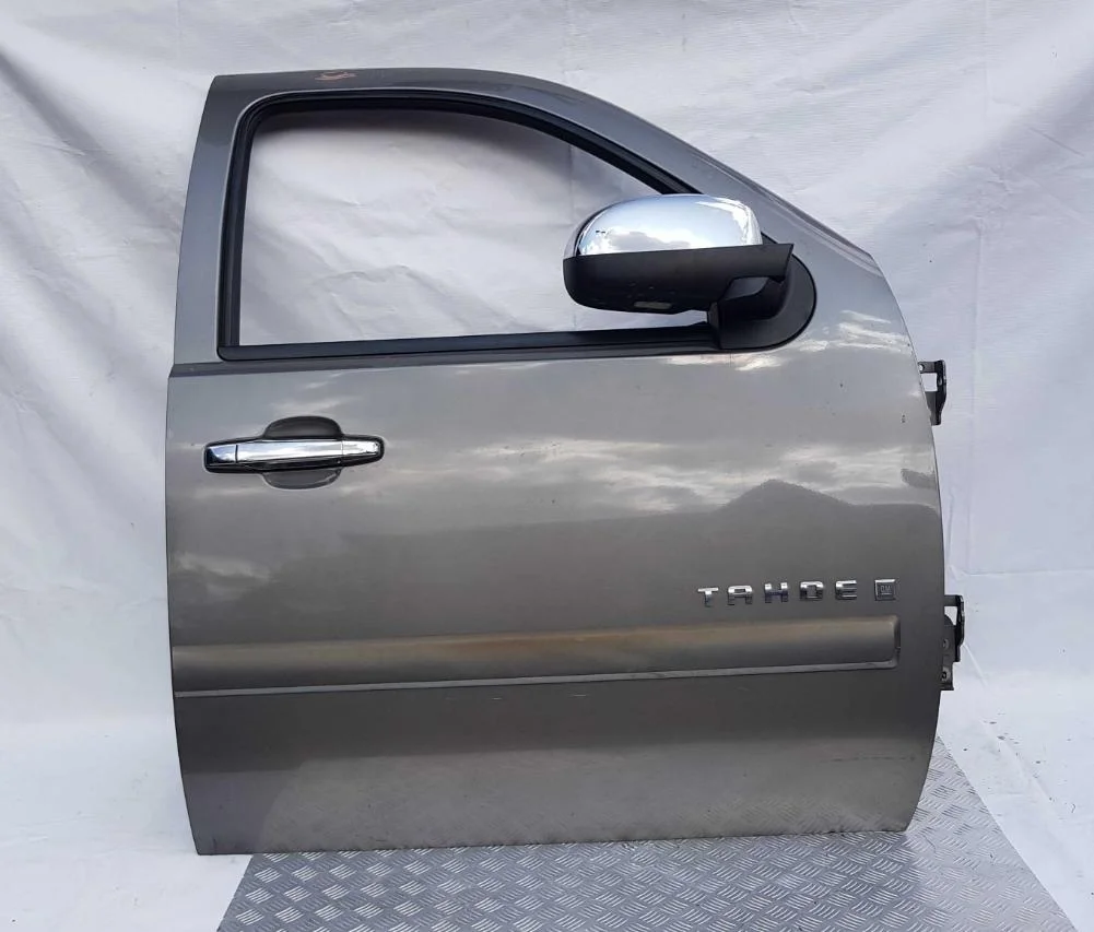 Дверь передняя правая Chevrolet Tahoe 2006- 107257