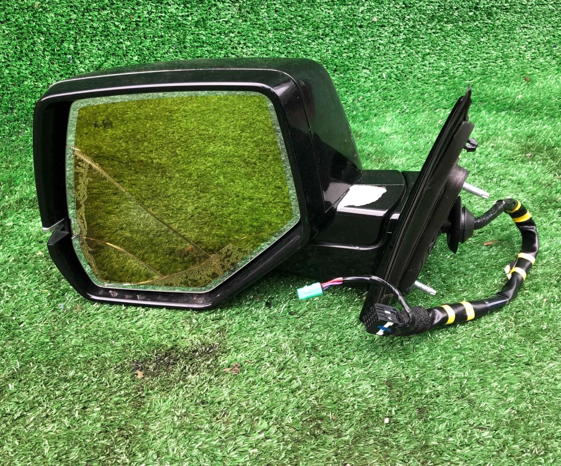 Зеркало заднего вида ле 127346