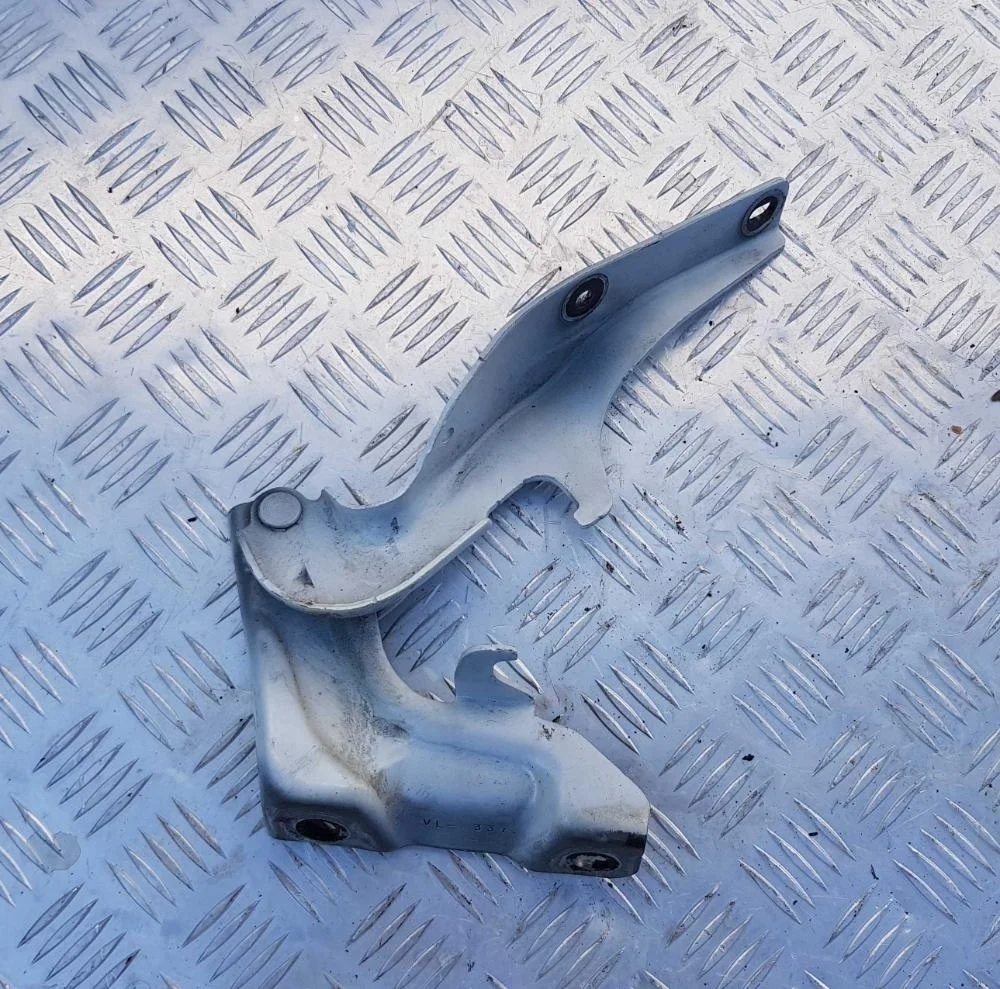 Петля капота левая Cadillac SRX 2009-2016 1 107391