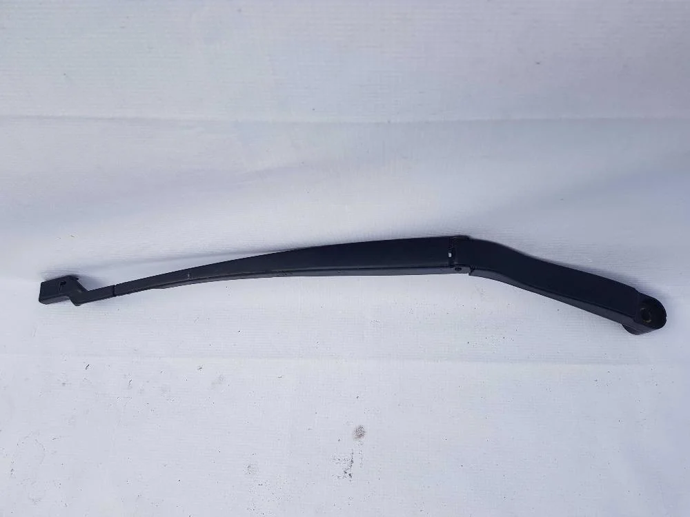 Поводок стеклоочистителя передний левый Cad 117392