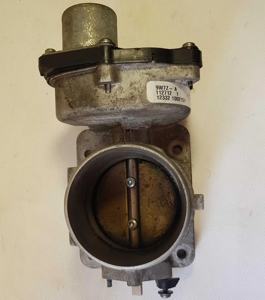 Дроссельная заслонка Ford Explorer 3-4 9W7Z 102236