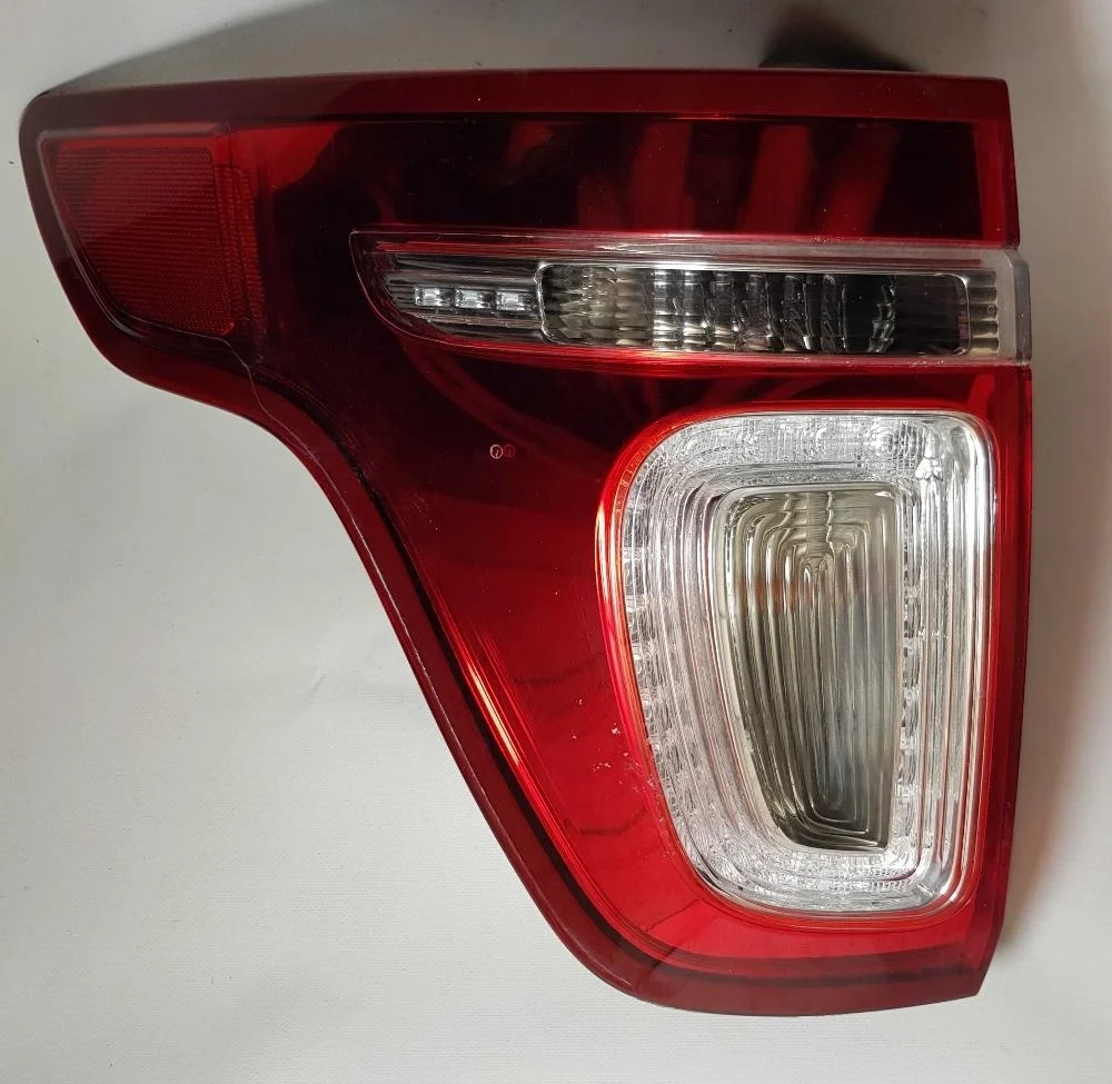 Фонарь задний левый Ford Explorer 5 BB5Z 13 101673