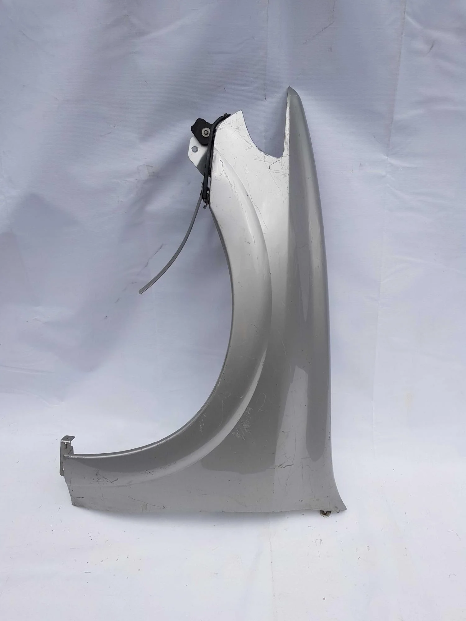 Крыло переднее левое Saab 9-7 89 044 619 ;  100346